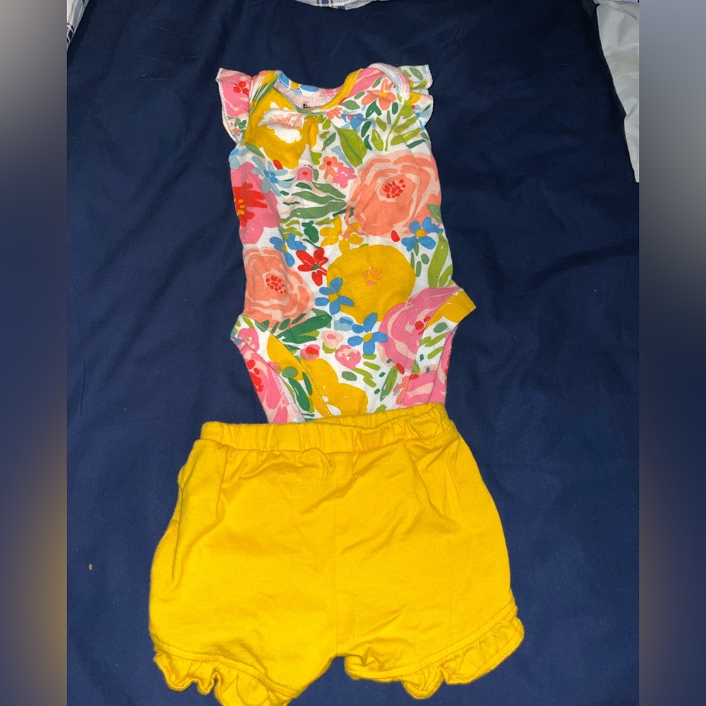 7 piece set 4 shirts 3 shorts